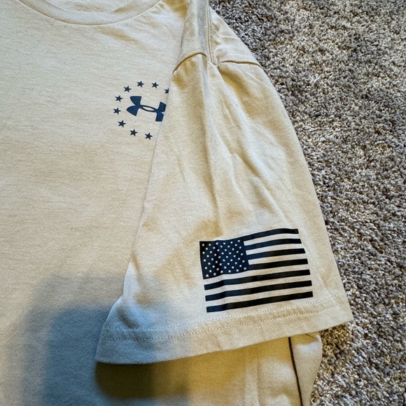 Men’s under armour tshirt - Picture 3 of 5